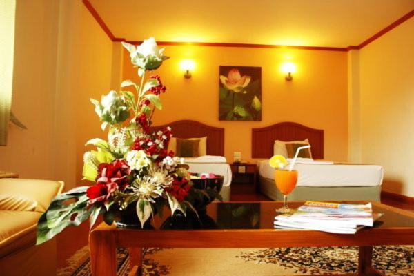 Bunjongburi Hotel Surat Thani Pokoj fotografie